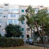 Raggiungiamo ora il quartiere Poggiofranco, l� dove sorge il secondo complesso �alternativo�: � situato tra le vie Giovanni Modugno, Concilio Vaticano II, Papa Benedetto XIII e Saverio Lioce